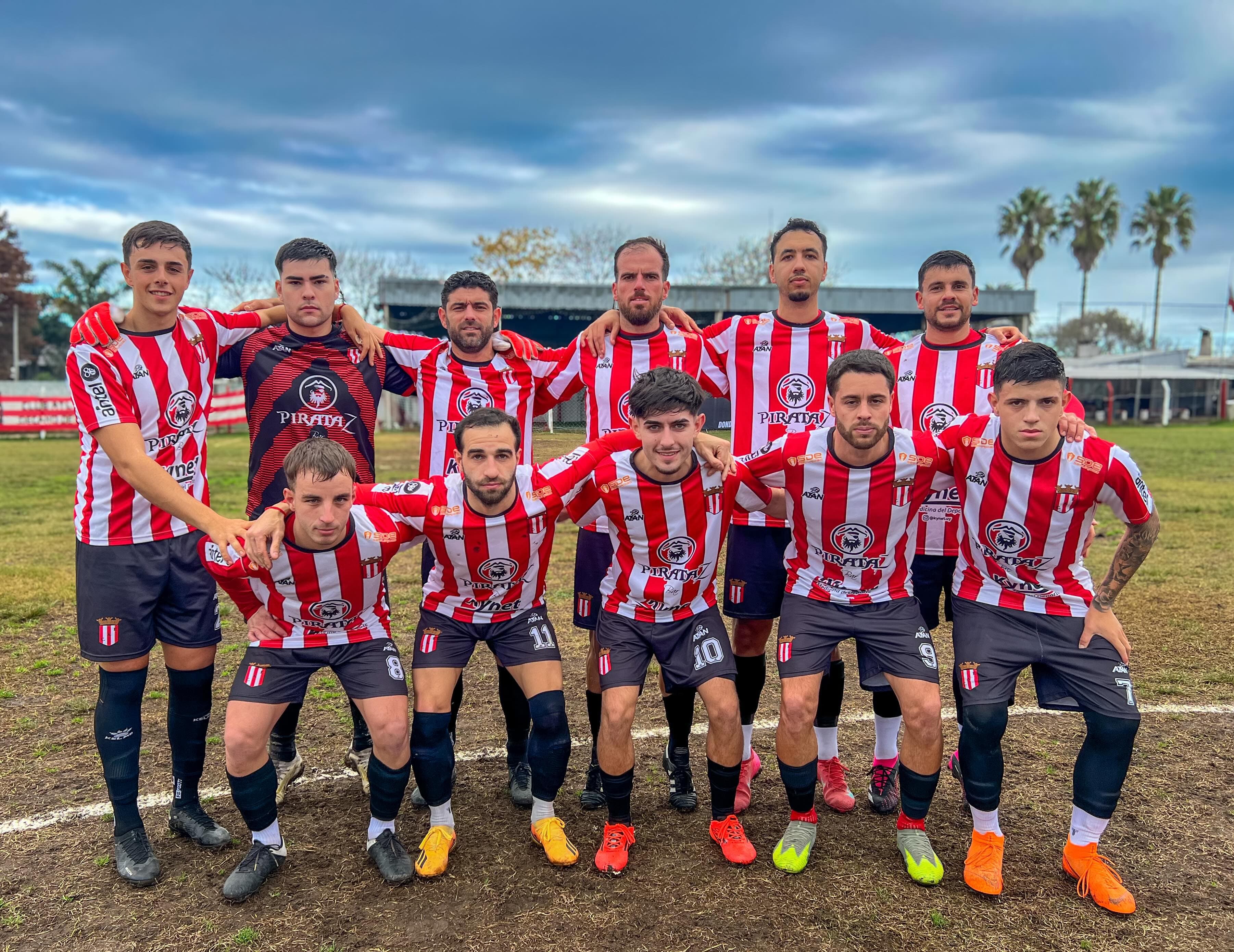 Formación del plantel principal de Atlético Fernandino 2026.