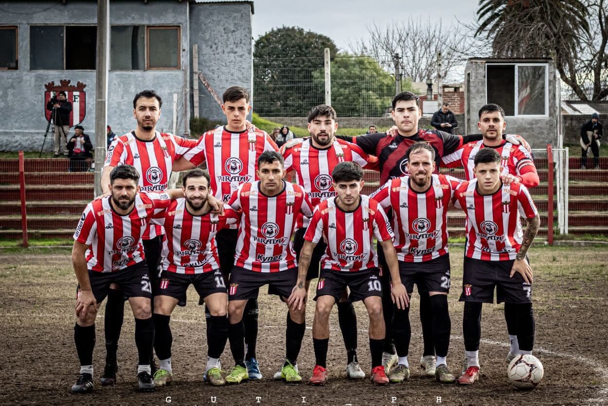 Formación del plantel principal de Atlético Fernandino 2026.