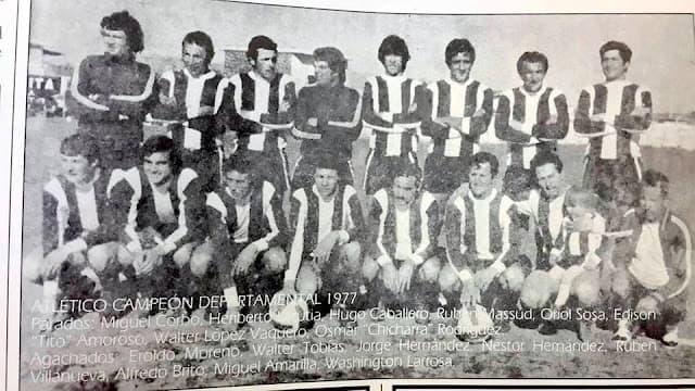 Plantel de Atlético Fernandino en 1977.