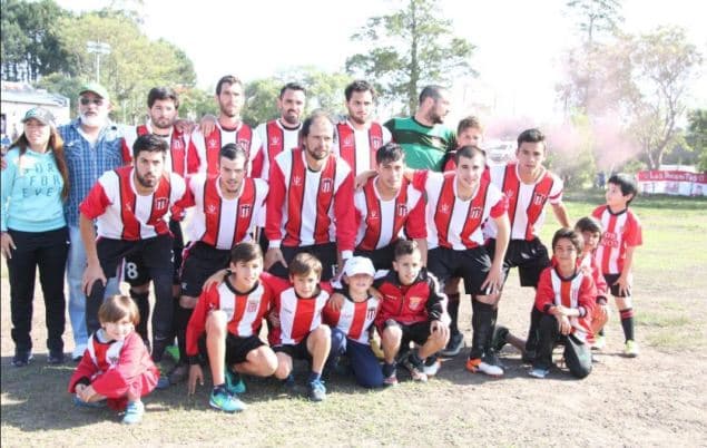 Plantel de Atlético Fernandino en 2016.