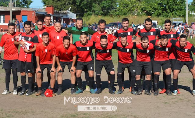 Plantel de Atlético Fernandino en 2018.